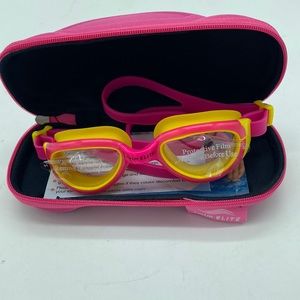 Boy or girl new goggles with cute case